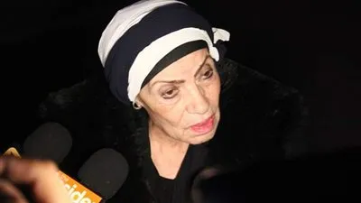 رجاء حسين تقدم واجب العزاء في نادية لطفي