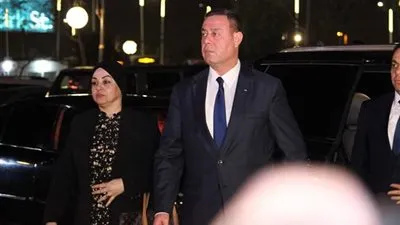 السفير العراقي أبرز الحضور في عزاء نادية لطفي