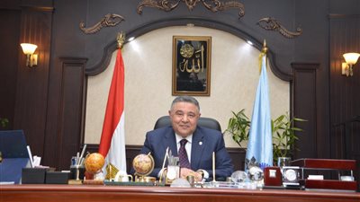 محافظ البحر الأحمر: الانتهاء من تجديد شبكة مياه الشرب بالقصير