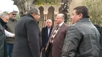 للتواصل السريع.. محافظة القاهرة تخصص أرقام لتلقي شكاوى تجمع مياه الأمطار