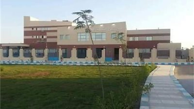 أحد المقيمين في الحجر الصحي بمطروح يكشف تفاصيل الخدمة والإقامة (فيديو)