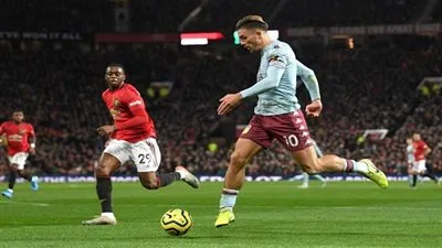 نجم أستون فيلا يرفض ريال مدريد وبرشلونة