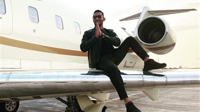 تفاصيل جديدة في أزمة الطيار الذي تم إيقافه بسبب محمد رمضان