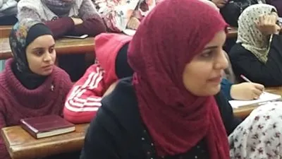 كلية بنات عين شمس تنظم ندوة توعية لفيروس كورونا