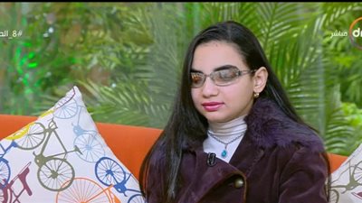 أول فتاة ضريرة تعمل مدربة لغة يونانية: الراديو سبب نجاحي