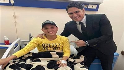 أبوهشيمة يزور ناشيء الزمالك المصاب بالسرطان