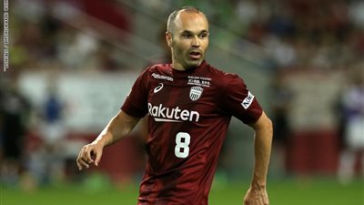 مفاجأة.. إنيستا يقترب من العودة لصفوف برشلونة