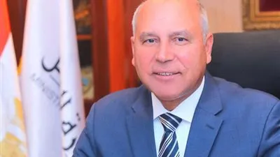 وزير النقل: الرئيس وجه بتقليل المسافات بين محاور النيل لـ25 كم