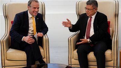 بريطانيا تسعى إلى تعزيز علاقاتها بشرق أسيا