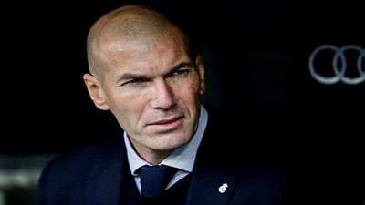 رغم تألقه.. زيدان يدرس الإطاحة بنجم ريال مدريد