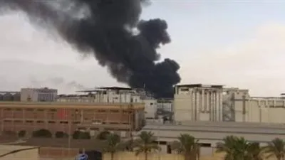 انتداب الأدلة الجنائية لمعاينة حريق مصنع في الإسكندرية