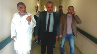 وكيل صحة البحر الأحمر يتفقد الخدمات الطبية بمستشفى القصير