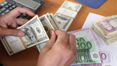 انهيارات حادة بأسواق الذهب والعملات الأجنبية في إيران