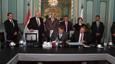 تجديد بروتوكول التعاون بين جامعة عين شمس وهيئة محو الأمية