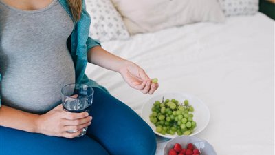 فوائد الفاكهة الموسمية للحامل والجنين