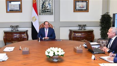 السيسي يوجه محافظ البنك المركزي بالعمل على خفض الدين العام
