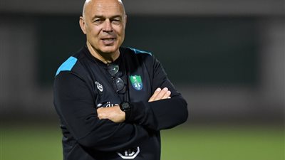 الأهلي السعودي يحسم مصير جروس