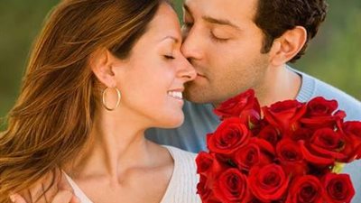 أفكار رومانسية للاستمتاع بعيد الحب مع زوجك في المنزل