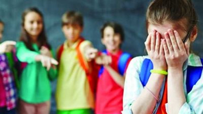 مرددتش الأذان.. اتهام إخصائية بضرب تلميذة في كفرالشيخ 