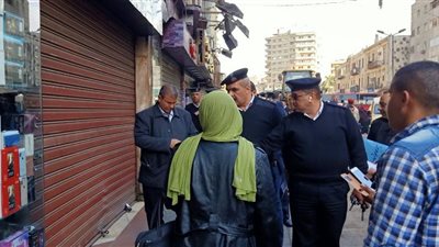 لمخالفتهم.. حي الموسكي يقطع المرافق عن 47 محلا وشقة