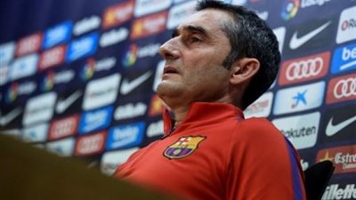 تصريحات مثيرة للجدل من فالفيردي بعد ظهوره الأول بعد الإقالة من برشلونة