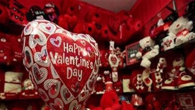 اقتصاد بطعم الحب.. هدايا الفلانتين ترفع الإنفاق الإستهلاكي في مصر بنسبة 37%