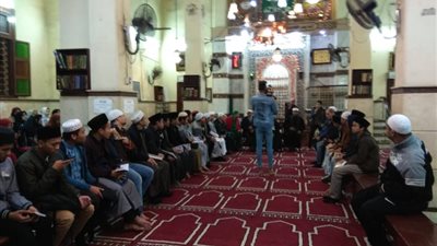 بعد تجديده.. مسجد سلطان بالإسكندرية يستقبل 105 طالب من أندونيسيا وماليزيا (صور)