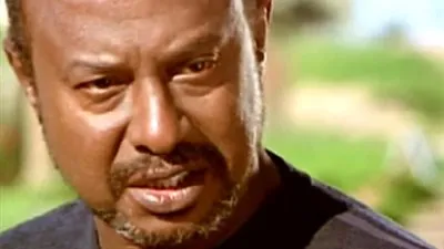 توفى بسبب خطأ طبي.. في ذكرى ميلاد طلعت زين تعرف على سبب بكاءه