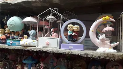 إقبال على هدايا عيد الحب في الغربية (فيديو وصور)