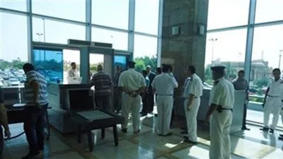 سلطات مطار القاهرة توجه ضربة قوية للمهربين 