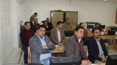 رئيس جامعة الأزهر يتفقد دورات كلية الإعلام 