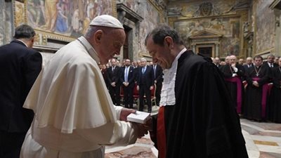تفاصيل لقاء البابا فرنسيس مع قضاة محكمة دولة الفاتيكان 