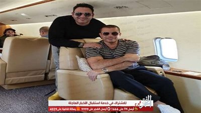 أكرم حسني يهنئ عمرو دياب على ألبومه الجديد 