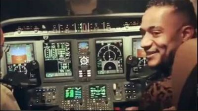 الطيار المفصول بسبب محمد رمضان يكشف ما حدث في 