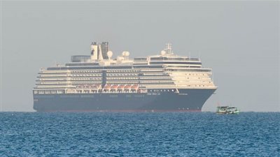 أمريكا تعلن بدأ إخراج مواطنيها من السفينة المنكوبة بـ