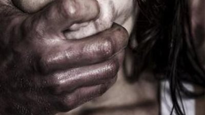 المشدد 10 سنوات لربة منزل خنقت طفلها وأخفت جثته في فندق بالأزبكية