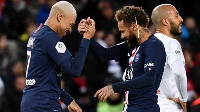 هالاند يسجل في مرمى باريس سان جيرمان هدفين رائعين في مباراة أمس بدوري الأبطال