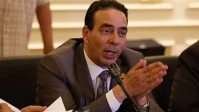 طلب إحاطة للحكومة بشأن استمرار فوضى العمالة بالصيدليات