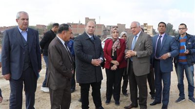 بتكلفة 15 مليون جنيه.. محافظ الجيزة يتفقد أعمال رصف طريق الحسانين