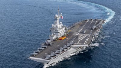 مصر وفرنسا تنفذان تدريبًا جوياً بمشاركة حاملة الطائرات 