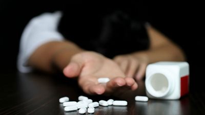 برامج علاج مريض الإدمان من البداية حتي النهاية (فيديو)