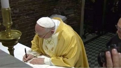 البابا فرنسيس يوافق على مراسيم صادرة عن مجمع دعاوى القديسين