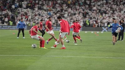 الأهلي يطلب 