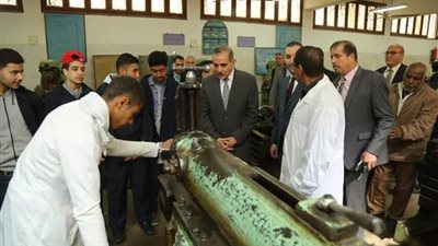 محافظ كفرالشيخ: الاستعانة بطلاب التعليم الفني في صيانة المدارس والمستشفيات (صور)