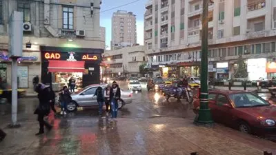 أمطار غزيرة ورياح شديدة على الإسكندرية (صور)