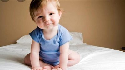 هكذا يمكنك مساعدة الطفل على الجلوس