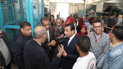 نائب محافظ قنا: توعية الشباب بأهمية المشاريع الصغيرة والمتوسطة 