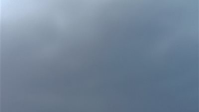 غيوم كثيفة وأمطار متفرقة على مدينتي رأس غارب والغردقة