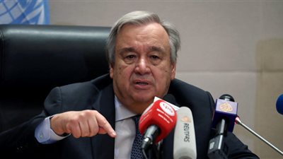 وزير الخارجية السعودي يبحث مع 