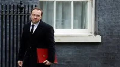 بريطانيا تنصح رعاياها بعزل أنفسهم بعد رحلات شمال إيطاليا